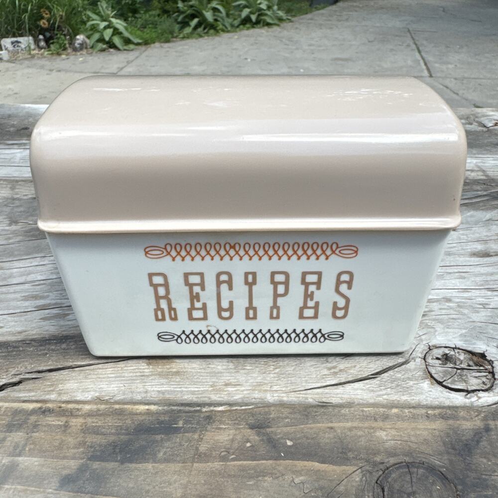 Vintage MCM White/Tan Lustro Ware Plastic Recipe Box Retro Spell Out